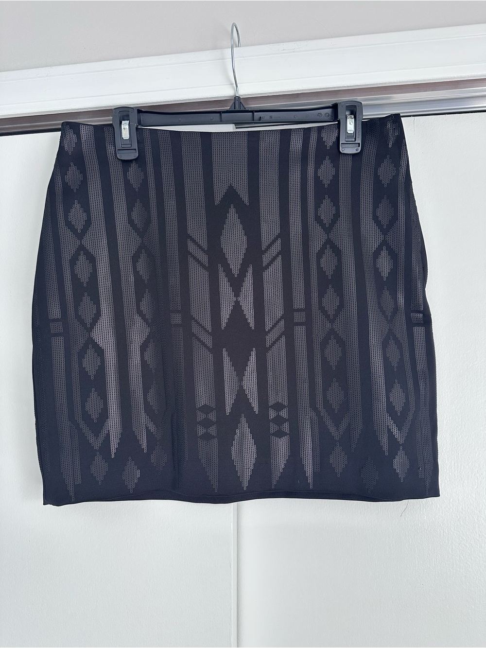 H&M Black Geometric Mini Skirt